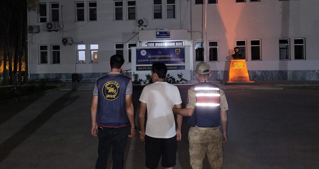 187 yil hapis cezasi vardi yakalandi dJXjrG3b