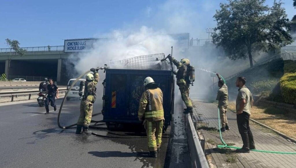 istanbulda seyir halindeki kamyonetin dorsesi yandi 2IKQbhTc