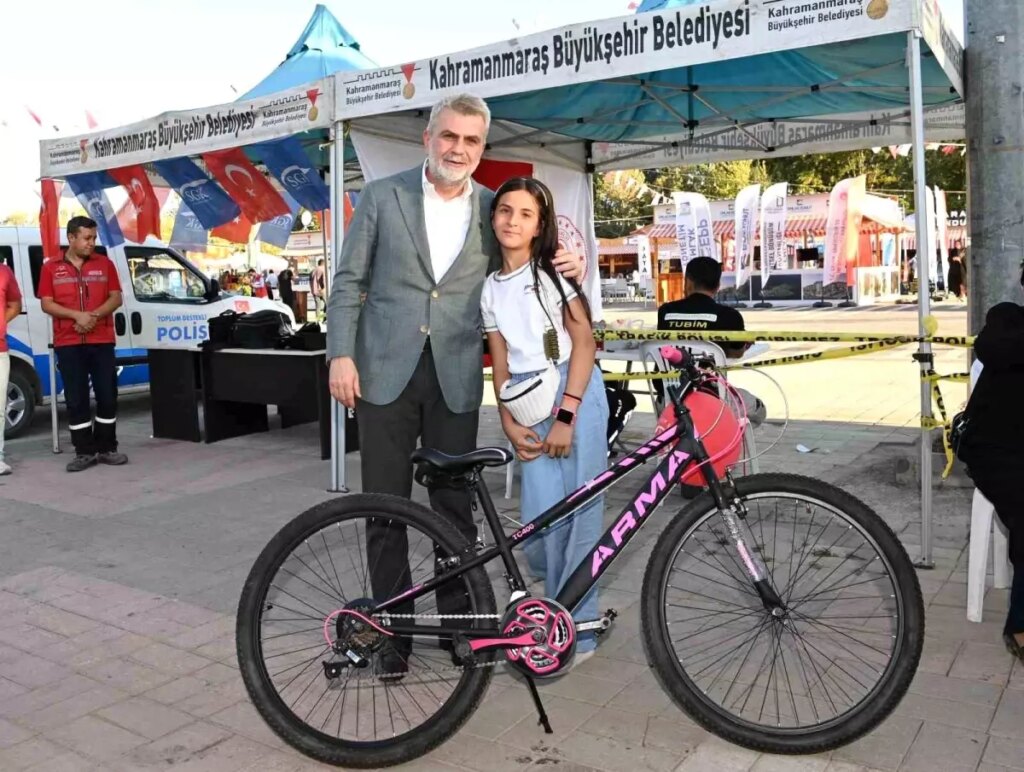 kahramanmarasta 170 yetim cocuga ilk bisikletleri hediye edildi rwdwjpS5