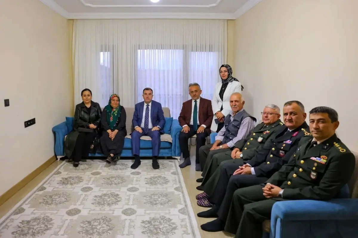 bayburt valisi eldivandan gaziler gunu ziyareti Wd8h5BjW