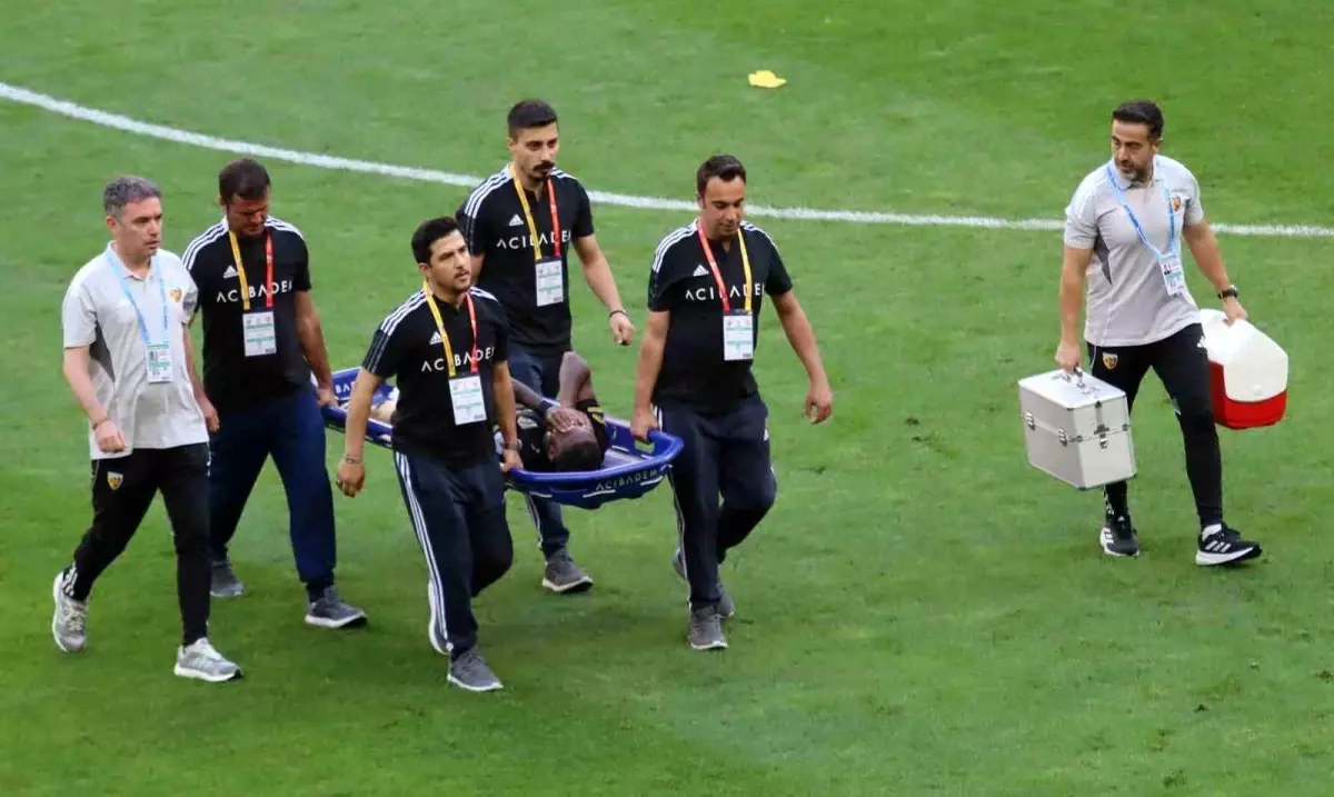 carlos mane 3 hafta sahalardan uzak kalacak yCuzVMXZ