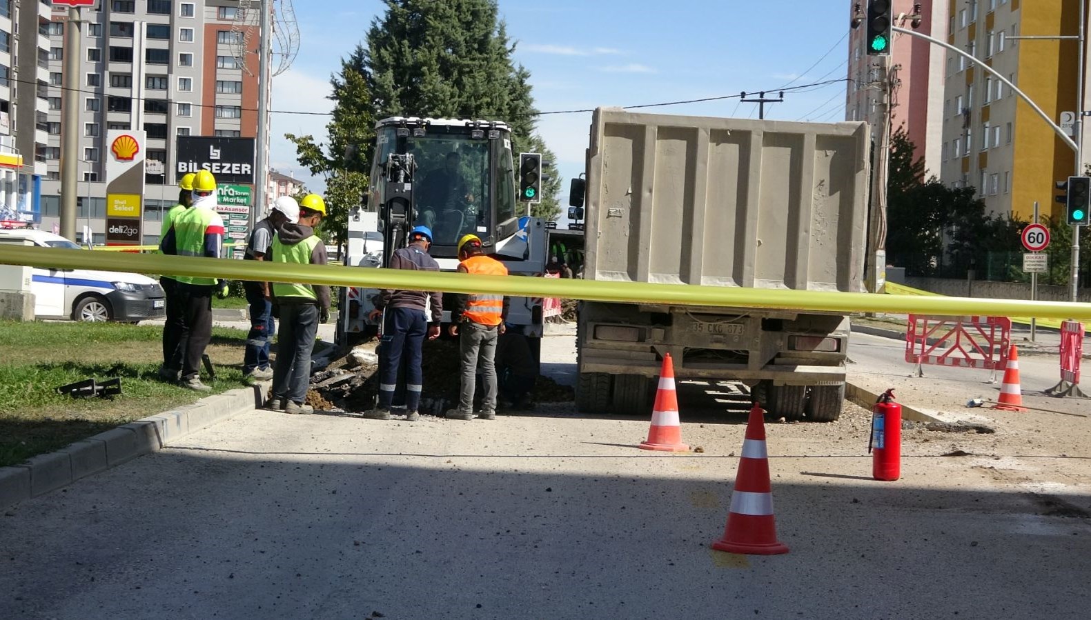 kazi sirasinda dogalgaz borusu patladi LixEsUEz