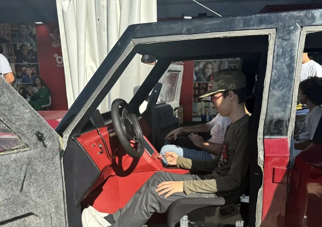 lyra elektrikli arac teknofestte tanitildi f7XM84MC