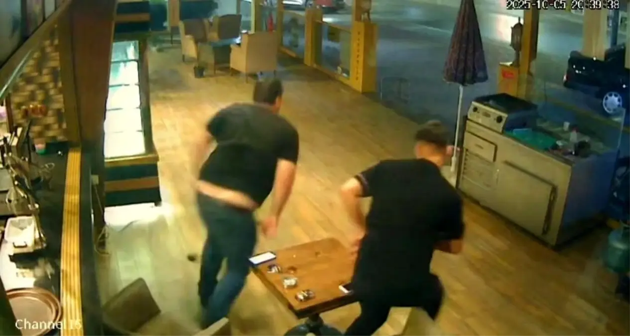 adanada pastaneye el bombasi atildi 4 supheli tutuklandi VONqgr54.jpg