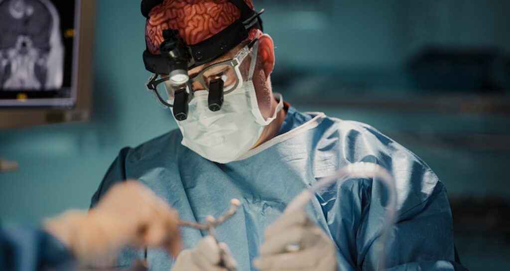 beyin cerrahi ameliyata girdi matkap verdigi 12 yasindaki kizina del dedi 57EH2sFB.jpg