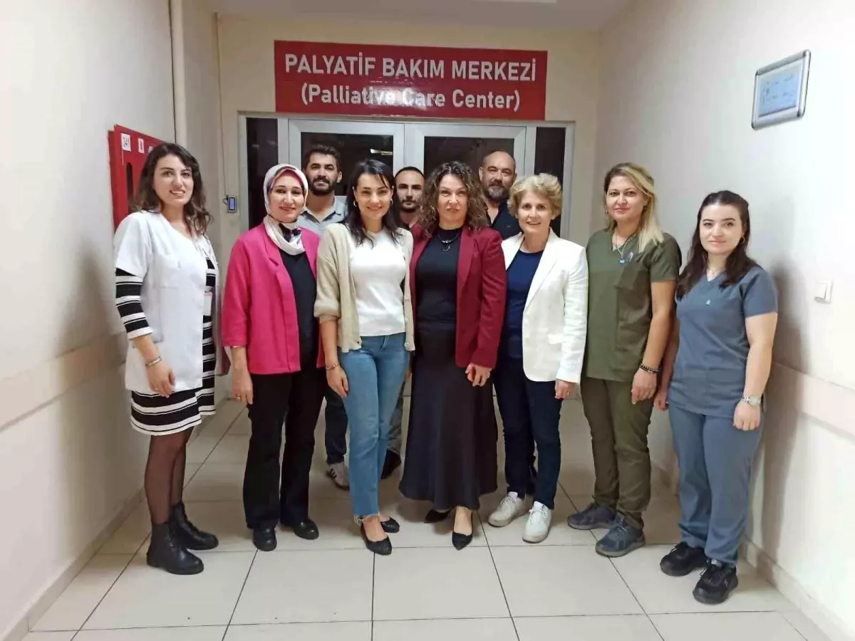 dunya palyatif bakim gununde anlamli ziyaret 6yPRdEDY.jpg