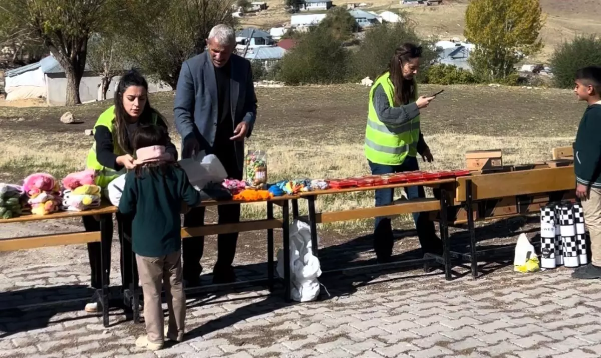 gonulluler gundoganda cocuklarla bulustu gMLvmIgt.jpg