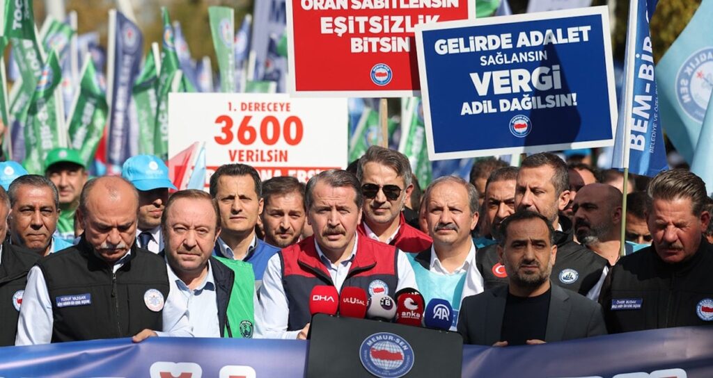 iktidara yakin sendikadan meclis onunde eylem adalet istediler n8a72l5Y.jpg