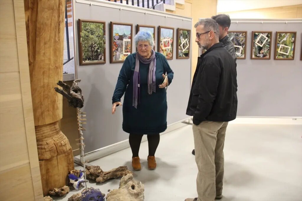 karabaglar resim sergisi sanatseverlerle bulustu 1GZ2sNiY.jpg