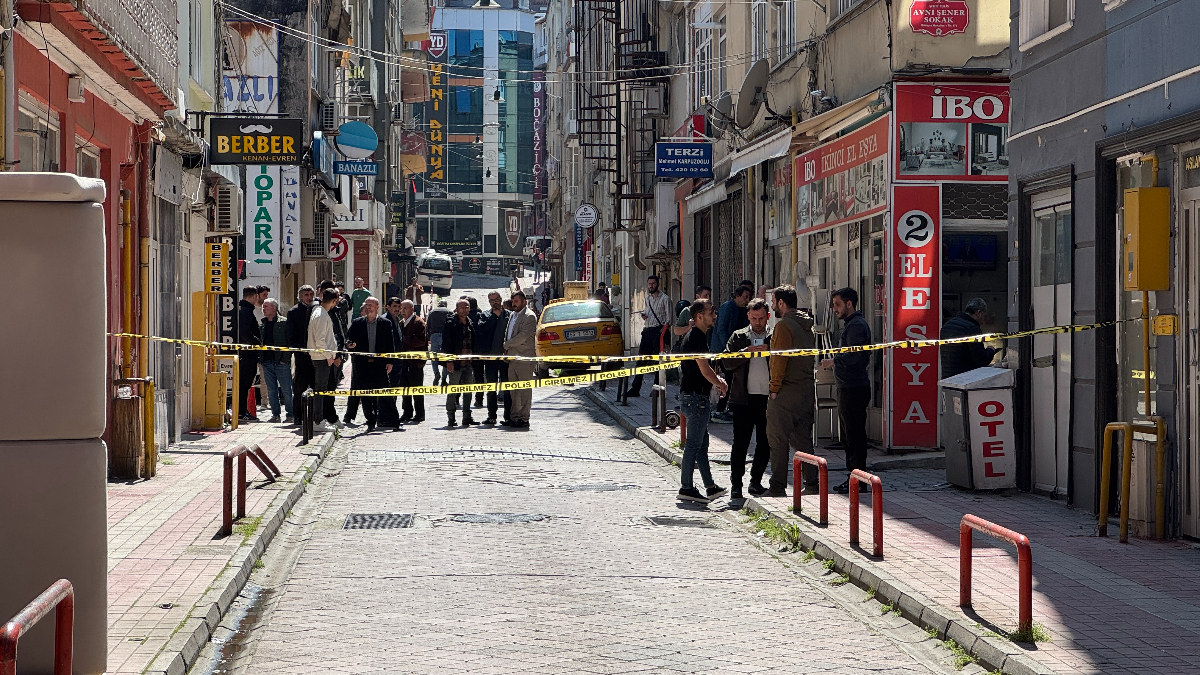 samsunda ogul kuzenini oldurmekten baba ise azmettirmekten hakim karsisinda ScwKmxDL.jpg