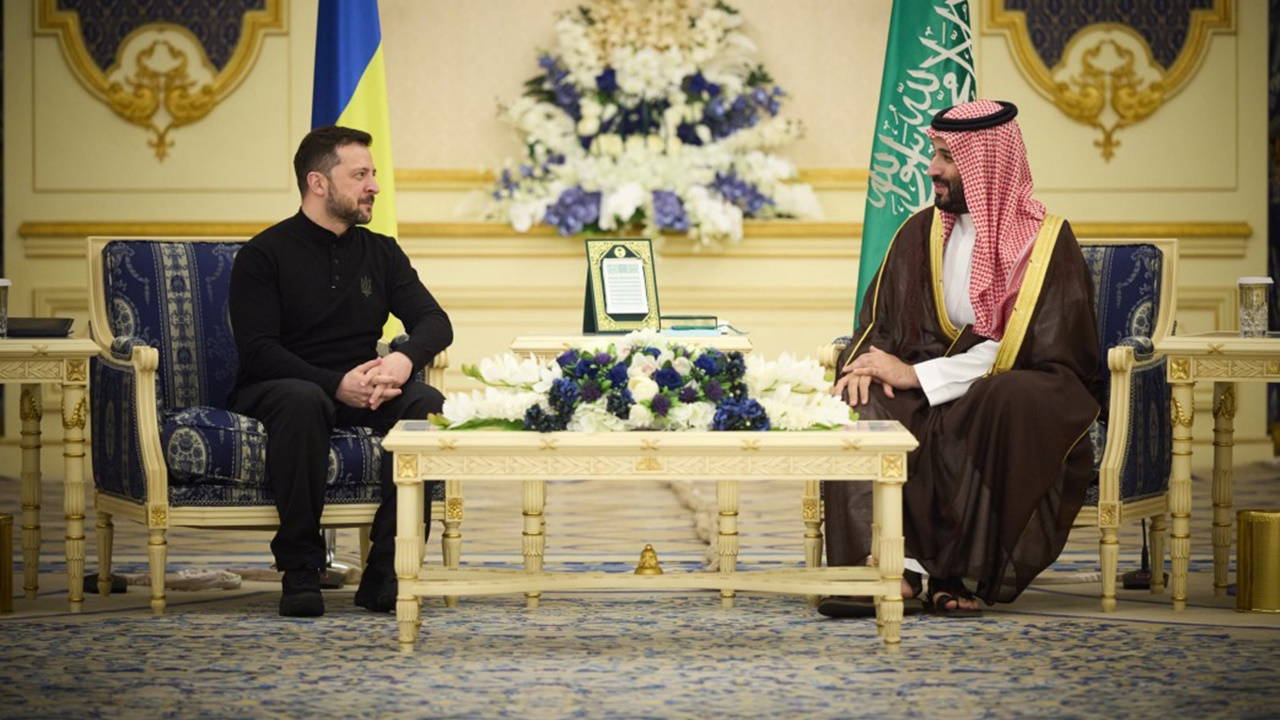 Zelenski’nin Ortadoğu Stratejisi Sarsılıyor: Trump’tan Kapsamlı Eleştiri